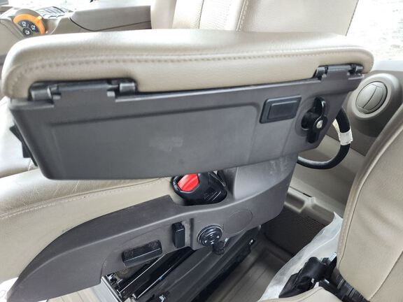 2023 John Deere 8RX 410 Tractor Rubber Track