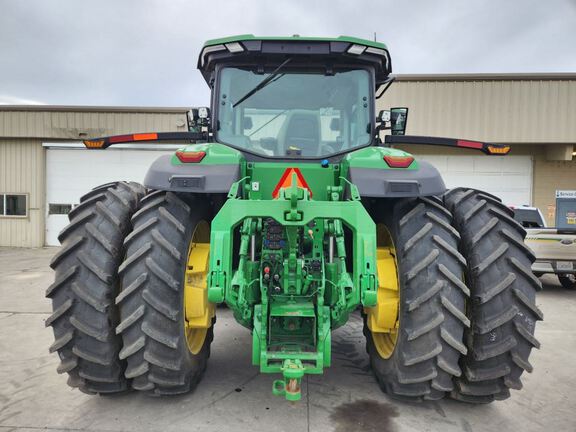 2023 John Deere 8R 370 Tractor