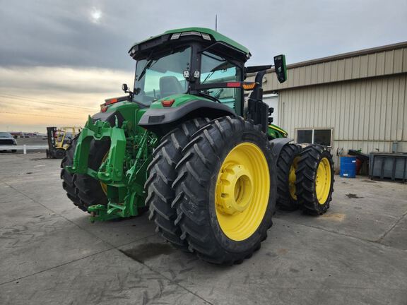 2023 John Deere 8R 370 Tractor