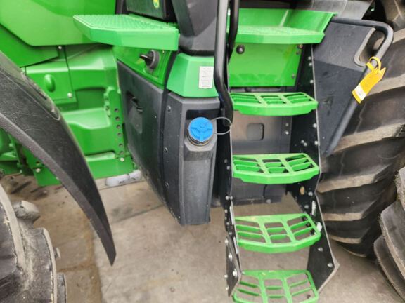 2023 John Deere 8R 370 Tractor