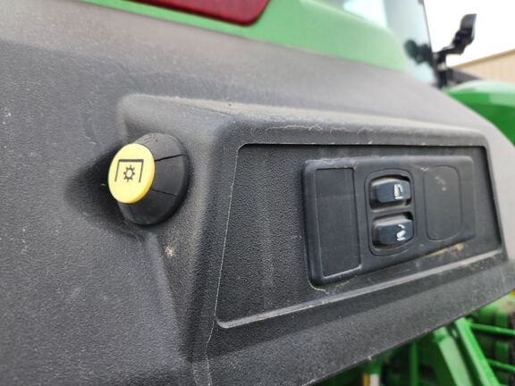 2023 John Deere 8R 370 Tractor