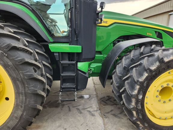 2023 John Deere 8R 370 Tractor