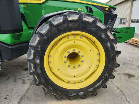 2023 John Deere 8R 370 Tractor