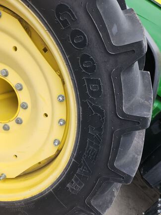 2023 John Deere 8R 370 Tractor