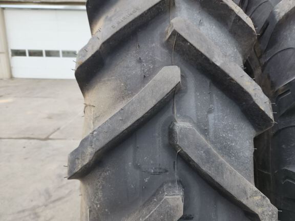 2023 John Deere 8R 370 Tractor