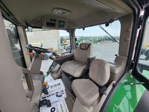 2023 John Deere 8R 370 Tractor