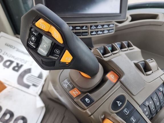 2023 John Deere 8R 370 Tractor