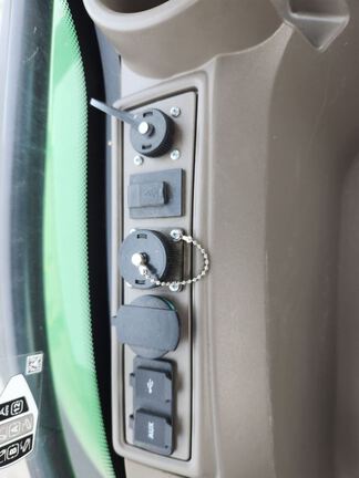 2023 John Deere 8R 370 Tractor