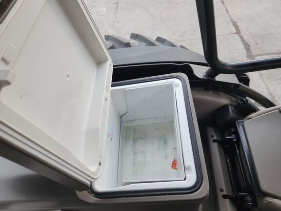 2023 John Deere 8R 370 Tractor