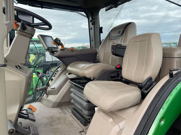 2023 John Deere 8RX 410 Tractor Rubber Track