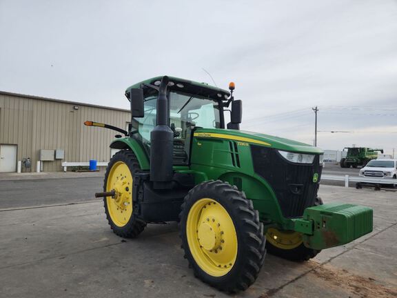 2018 John Deere 7230R Tractor