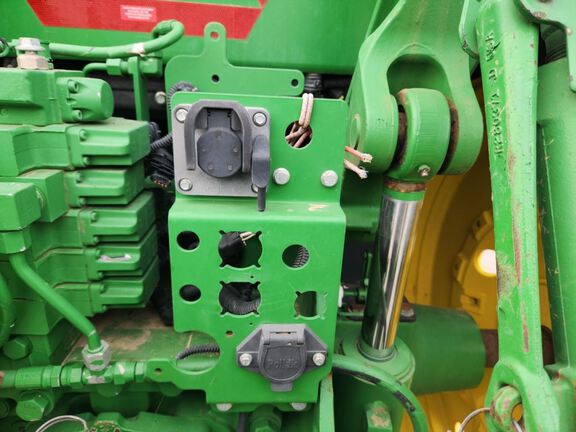 2018 John Deere 7230R Tractor