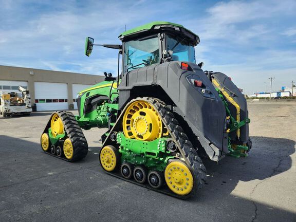 2025 John Deere 8RX 410 Tractor Rubber Track