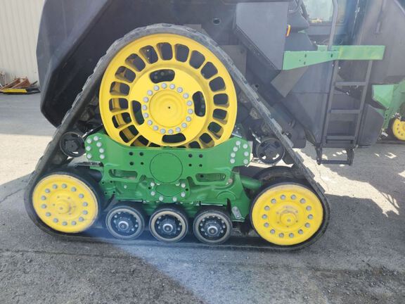 2025 John Deere 8RX 410 Tractor Rubber Track