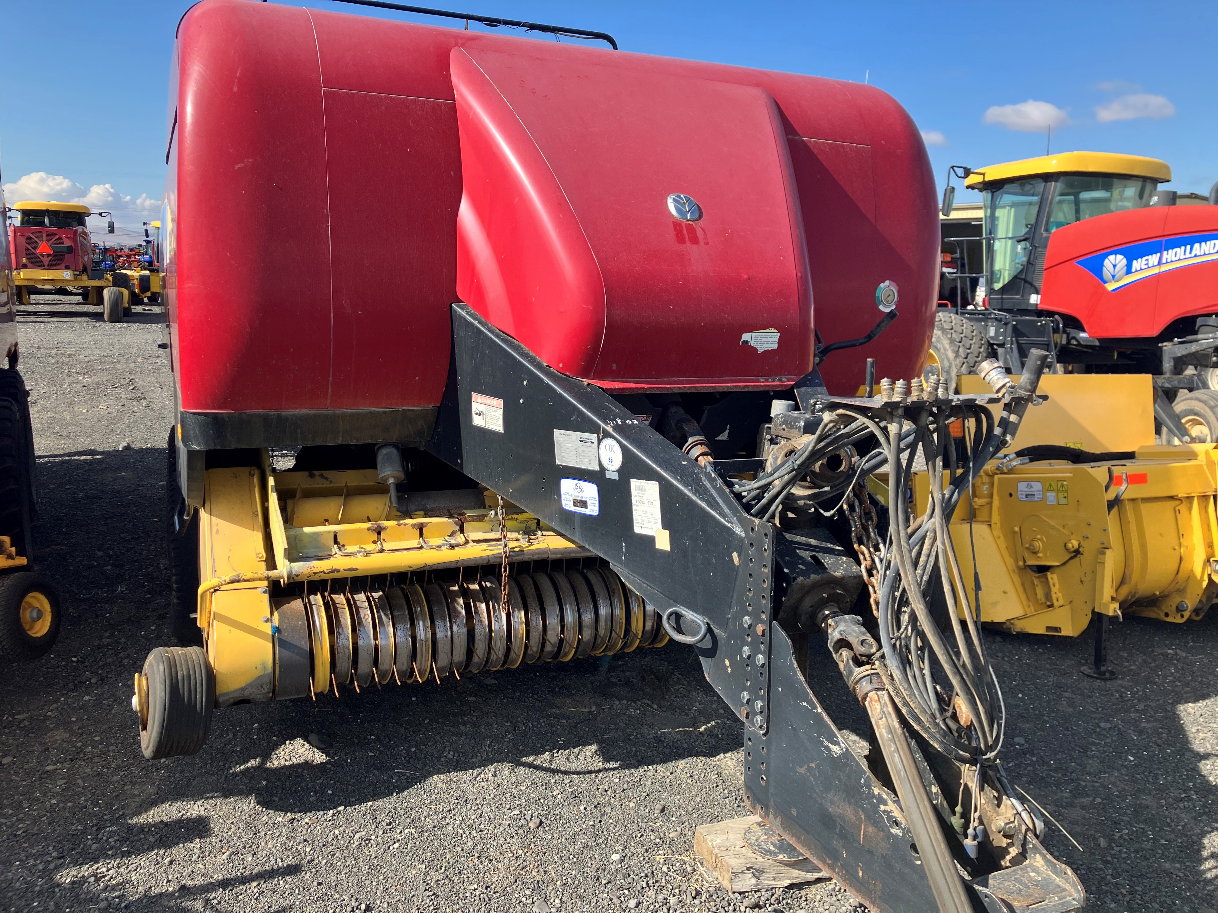 2009 New Holland BB9080 Baler/Square