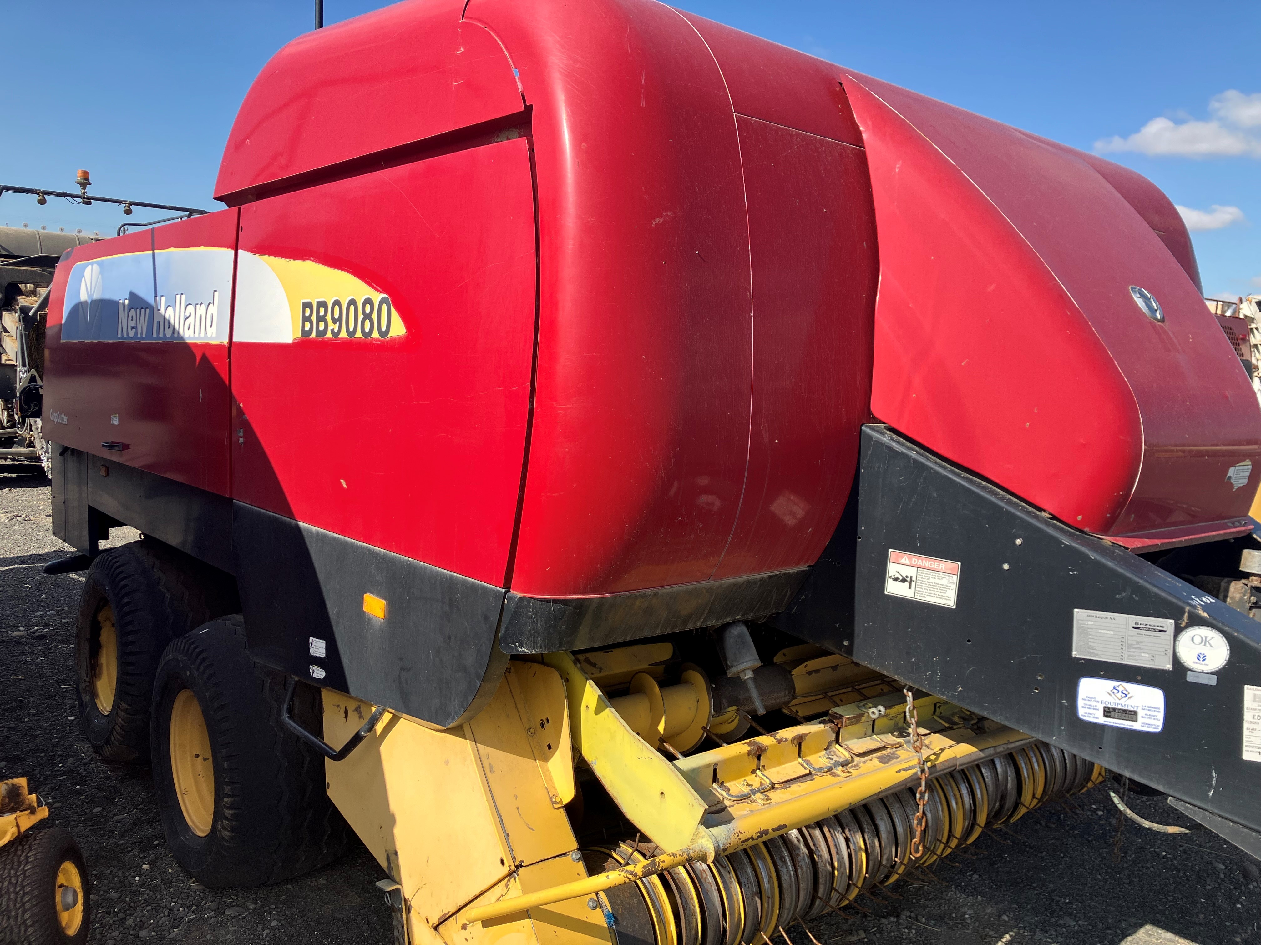 2009 New Holland BB9080 Baler/Square