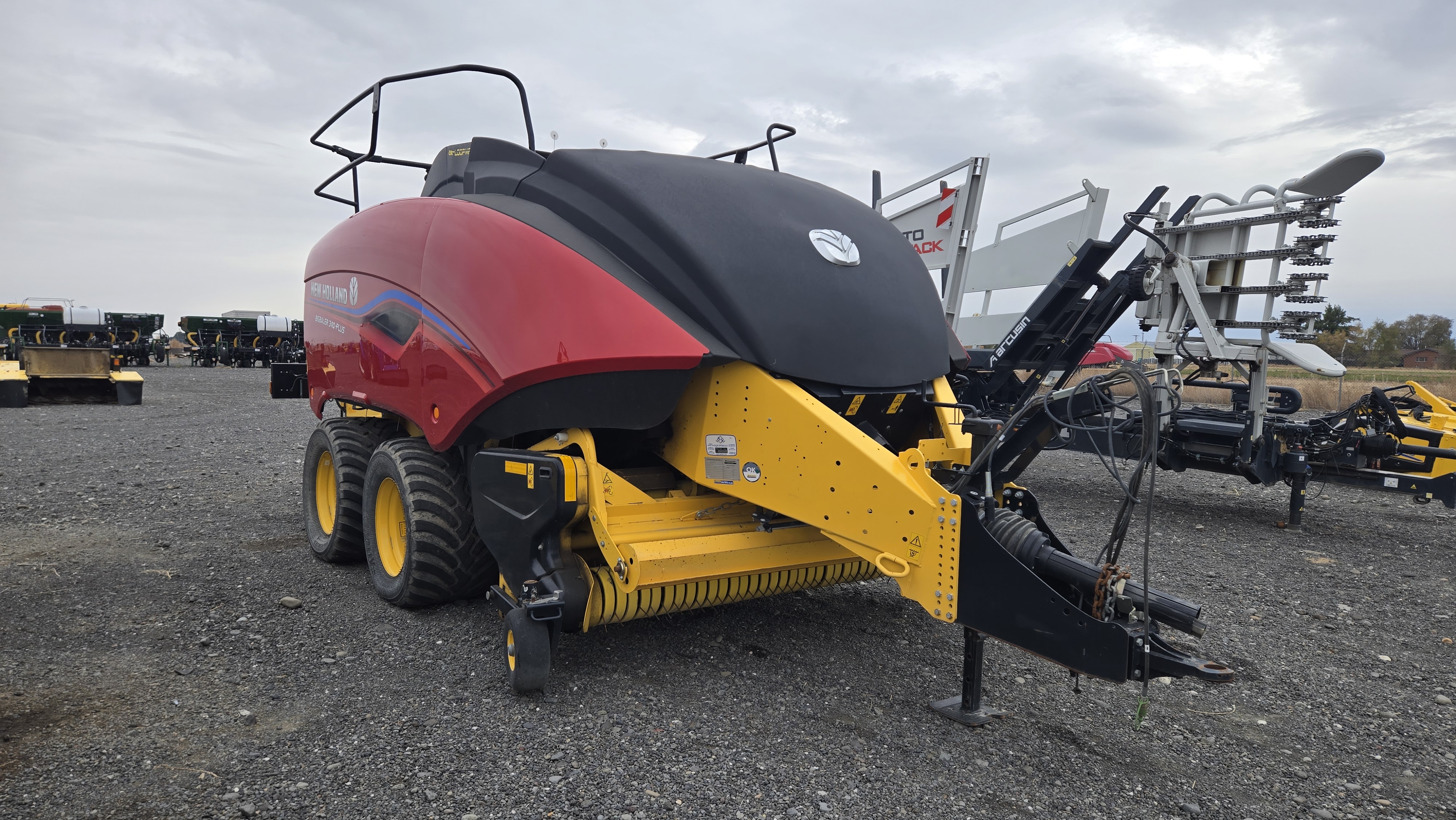 2022 New Holland 340S PLUS Baler/Square