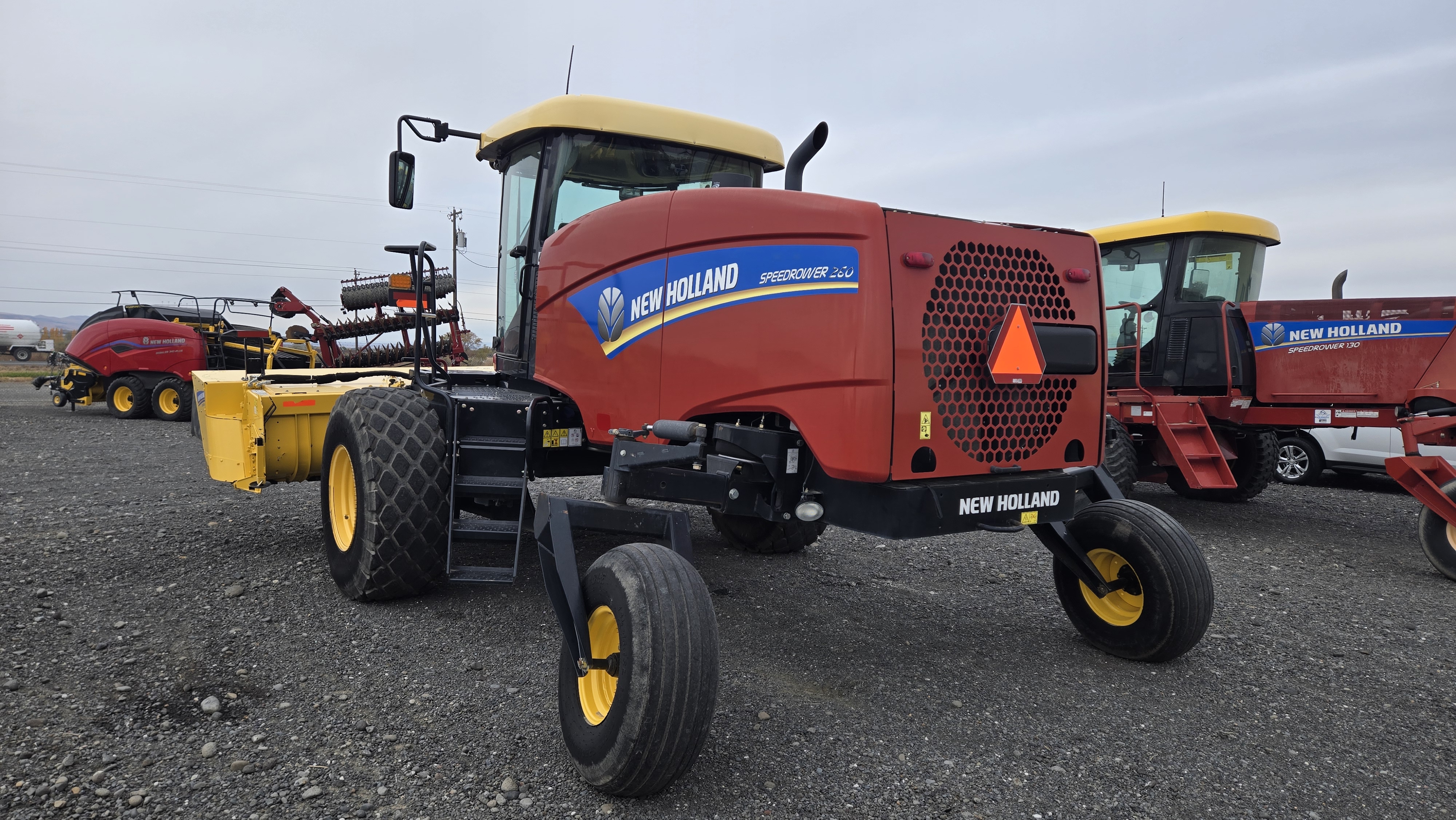 2019 New Holland SPEEDROWER 260 Windrower