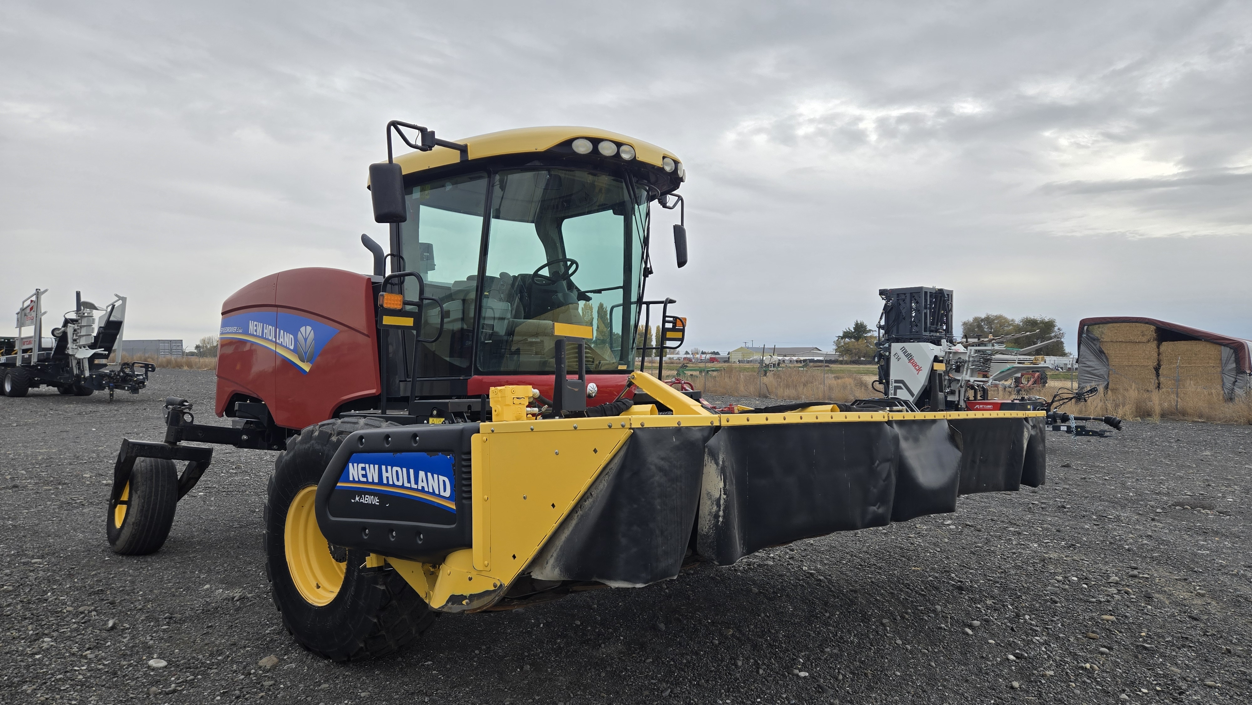 2019 New Holland SPEEDROWER 260 Windrower