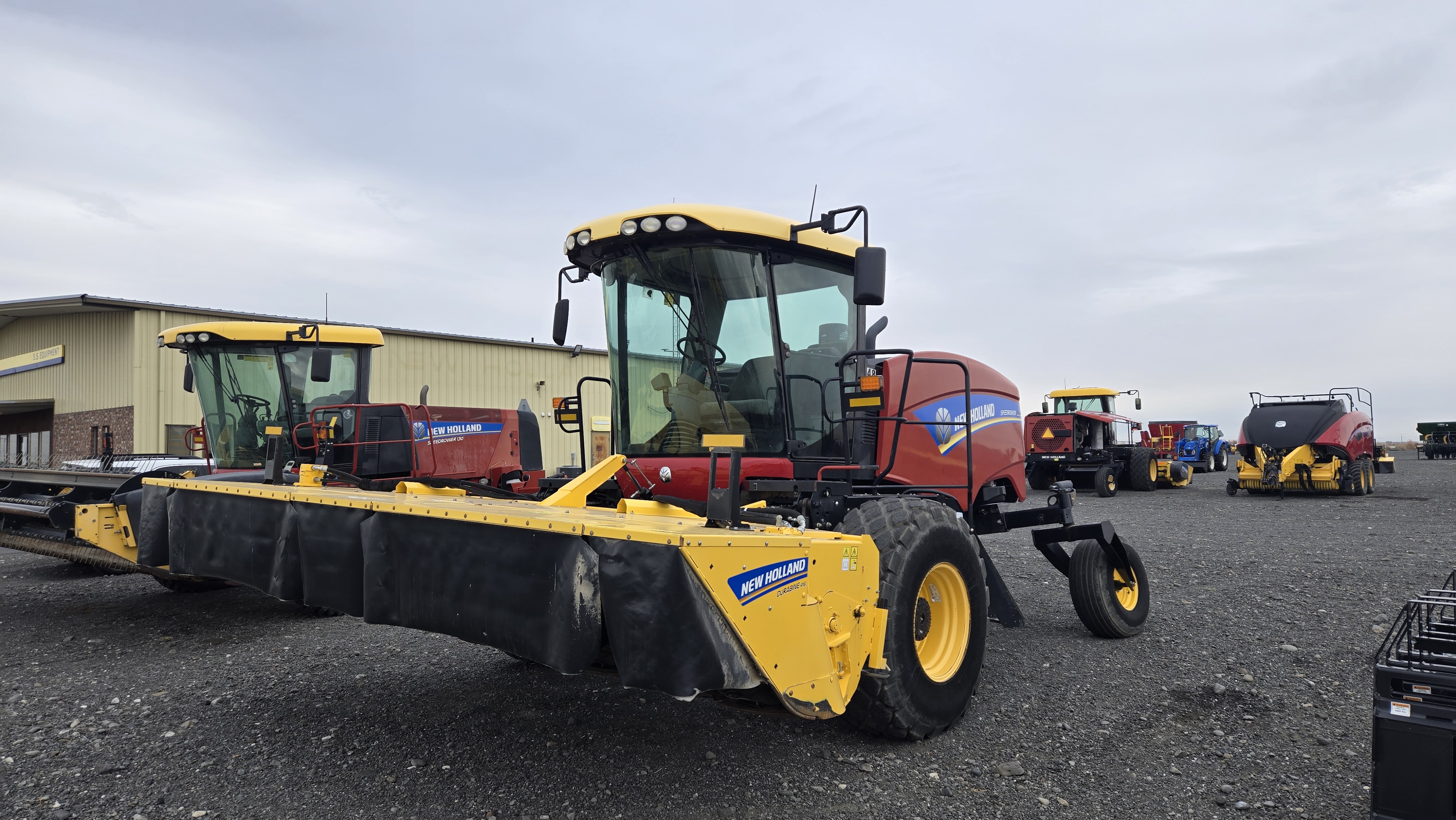 2019 New Holland SPEEDROWER 260 Windrower