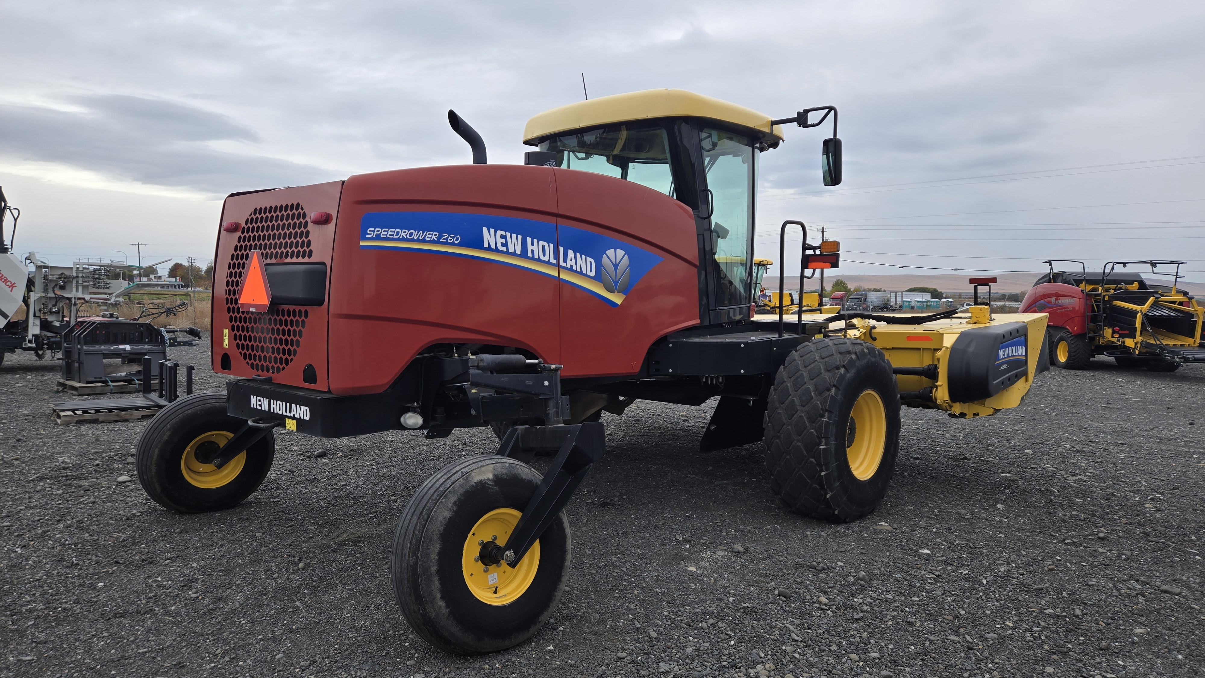 2019 New Holland SPEEDROWER 260 Windrower