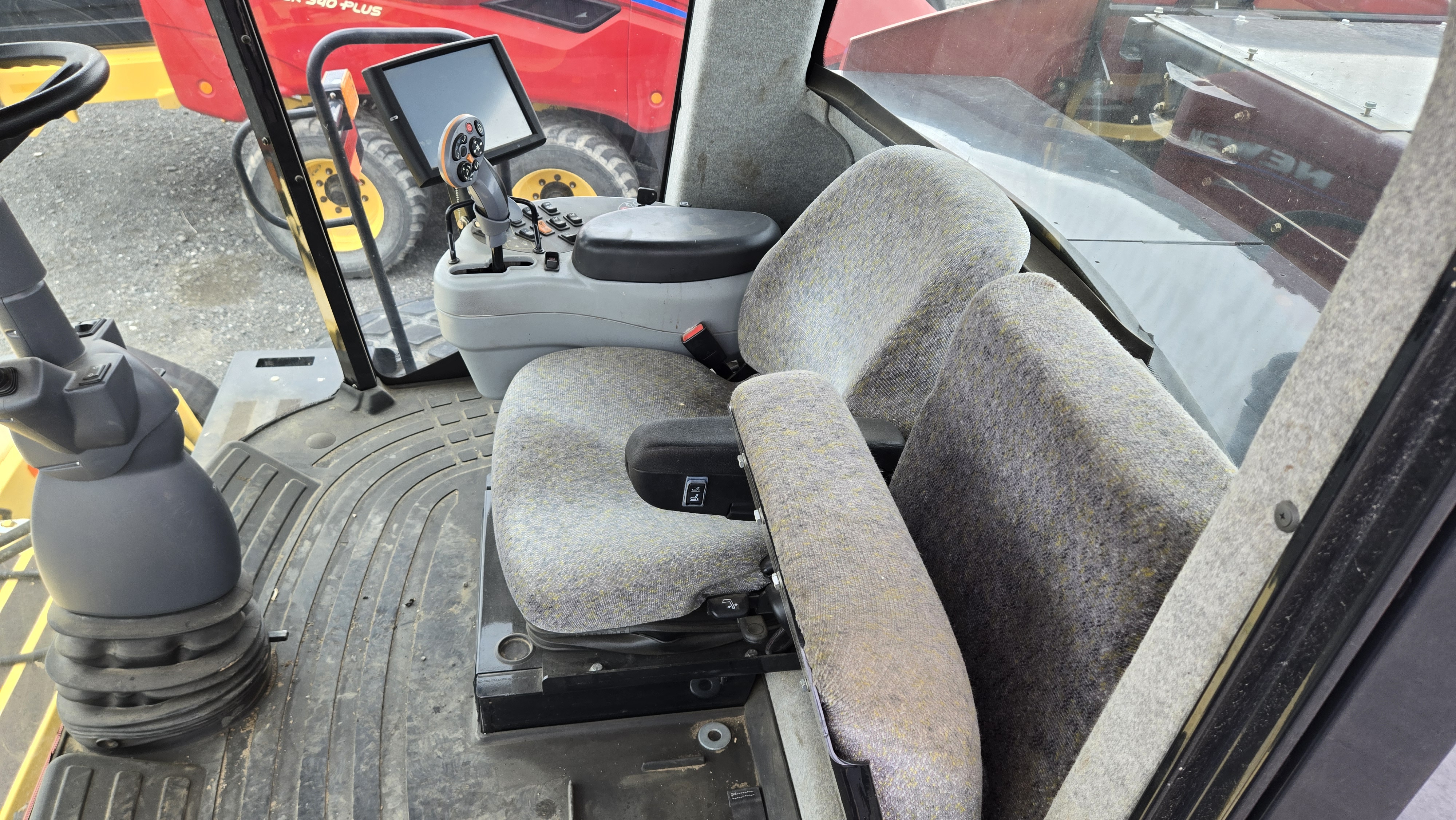 2018 New Holland SPEEDROWER 260 Windrower