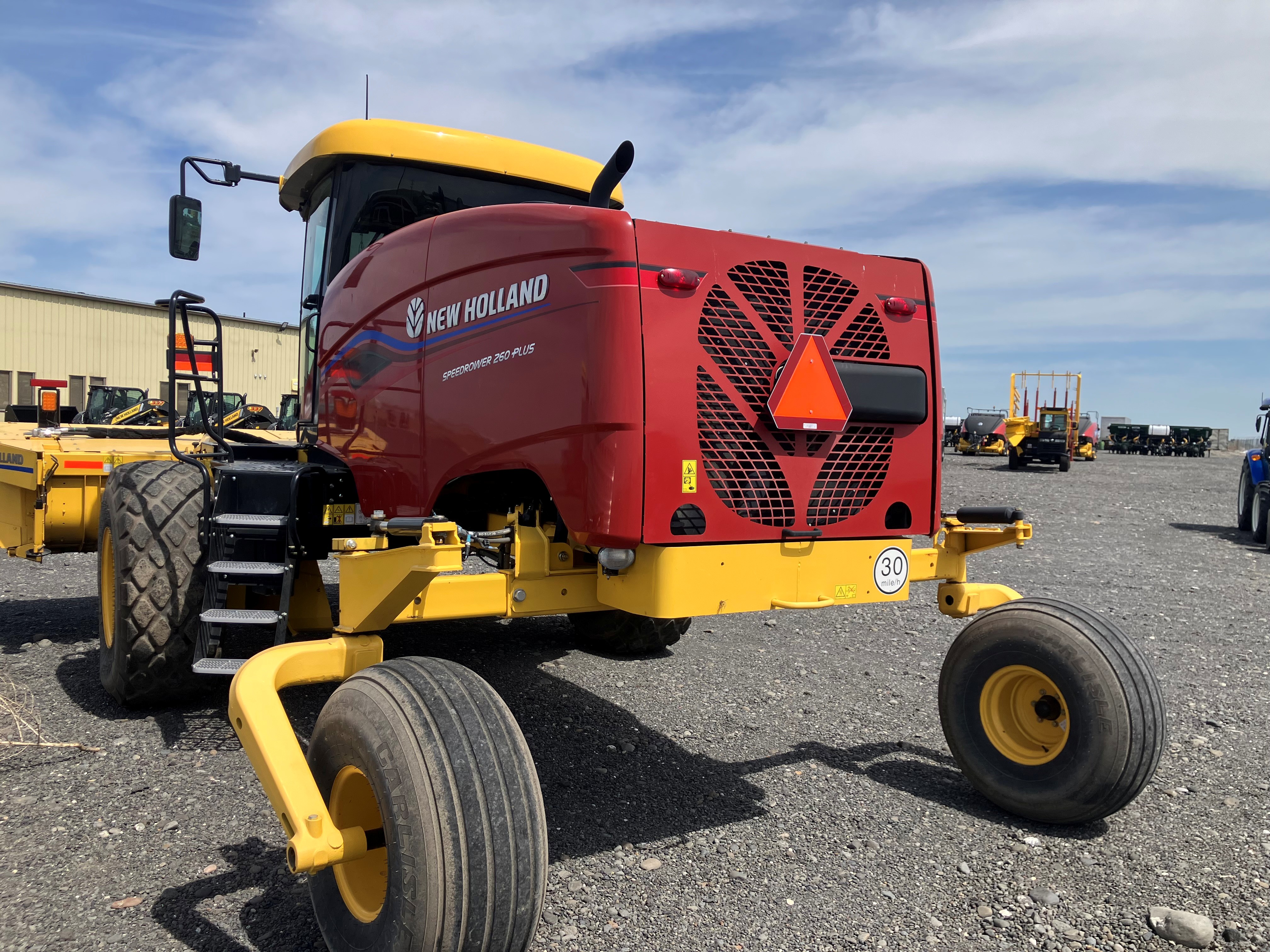 2023 New Holland SPEEDROWER 260 P Windrower
