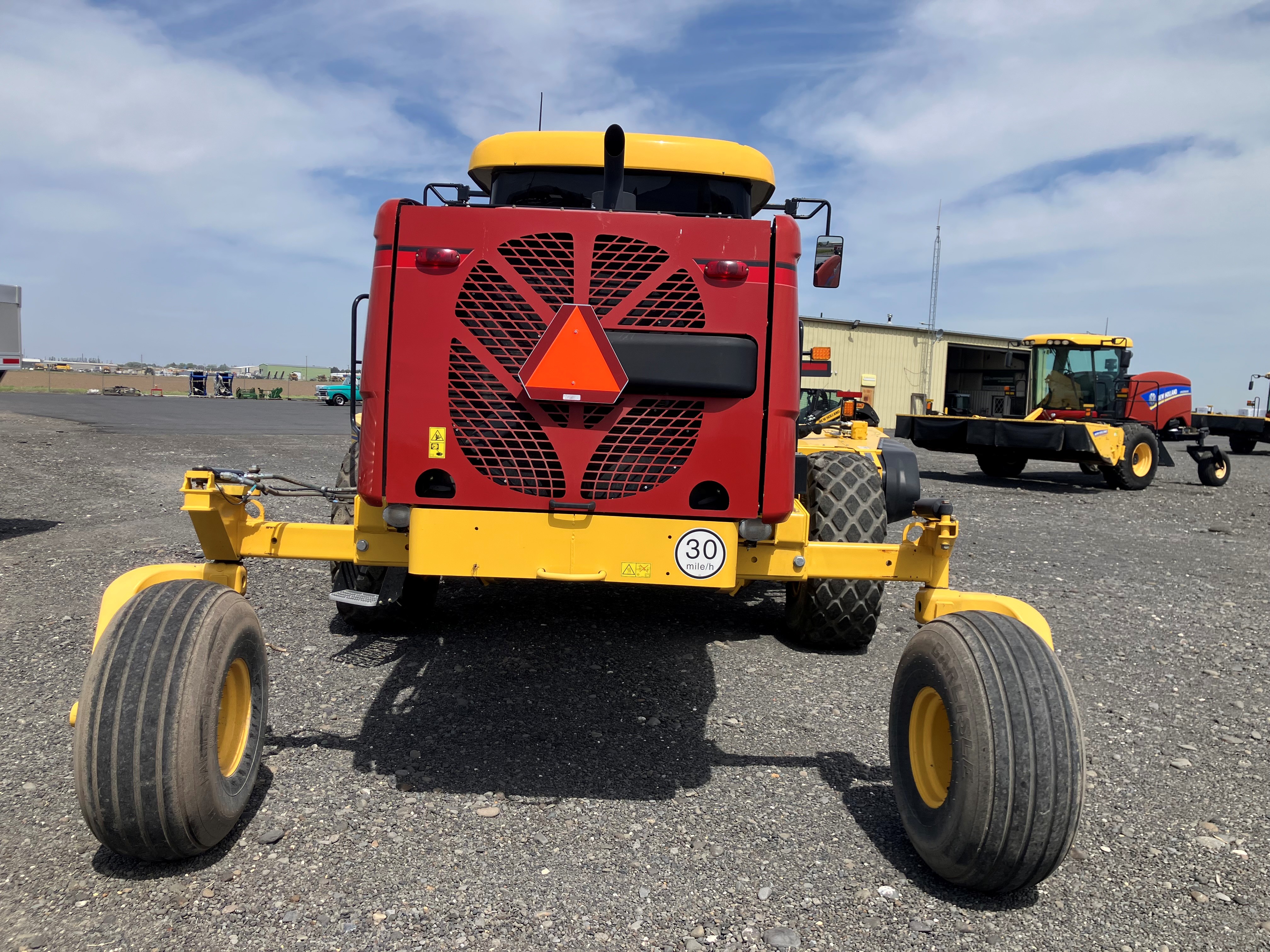 2023 New Holland SPEEDROWER 260 P Windrower