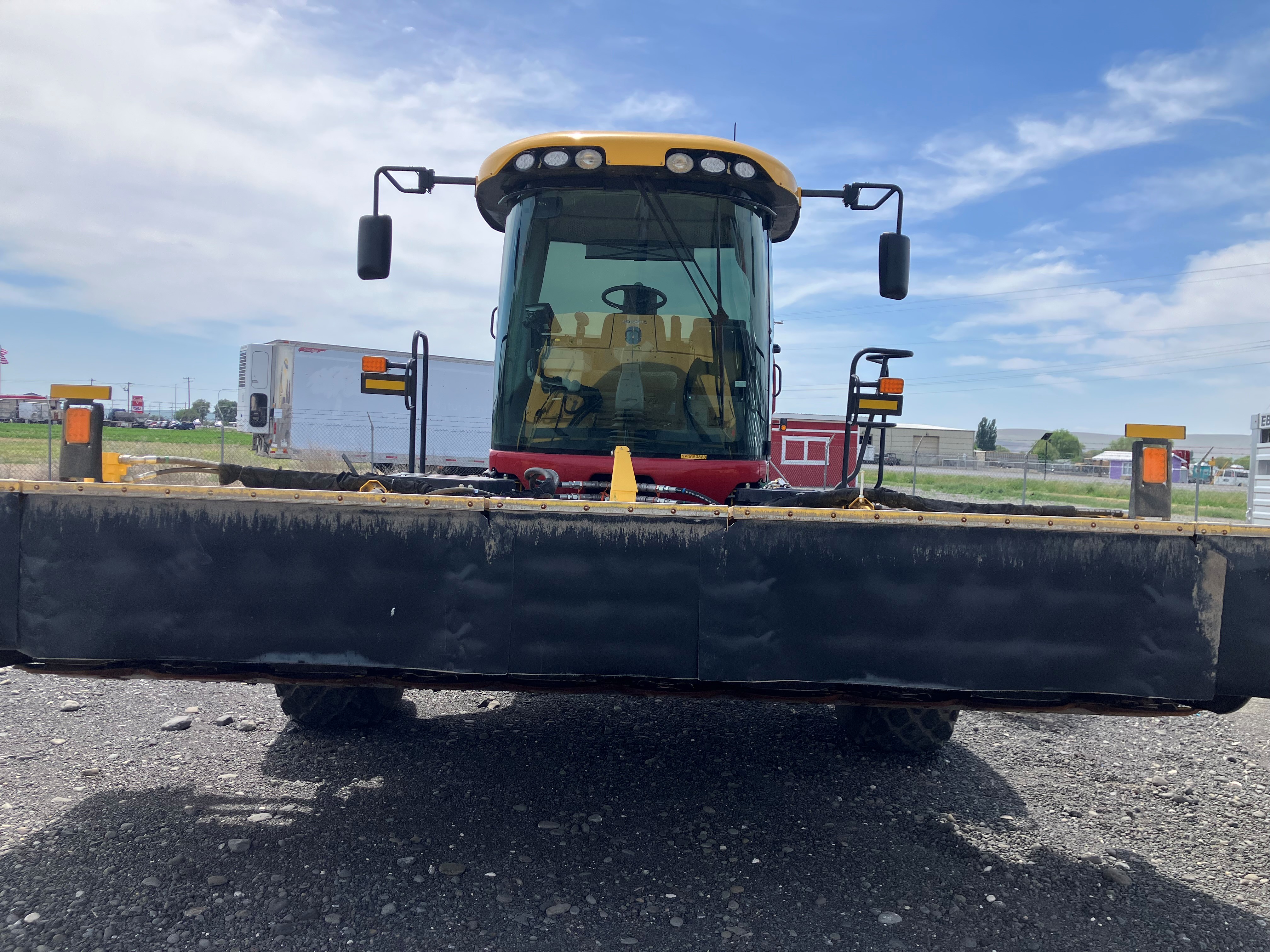 2023 New Holland SPEEDROWER 260 P Windrower