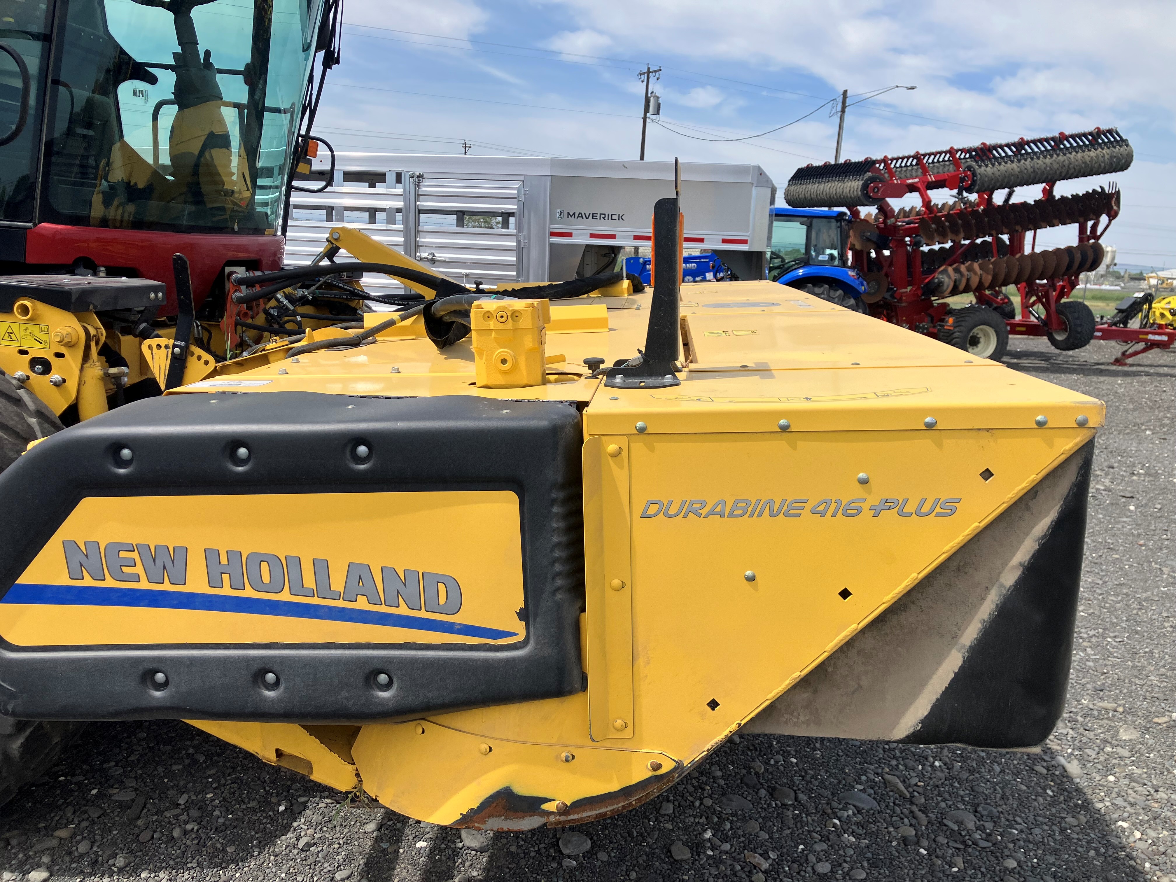 2023 New Holland SPEEDROWER 260 P Windrower