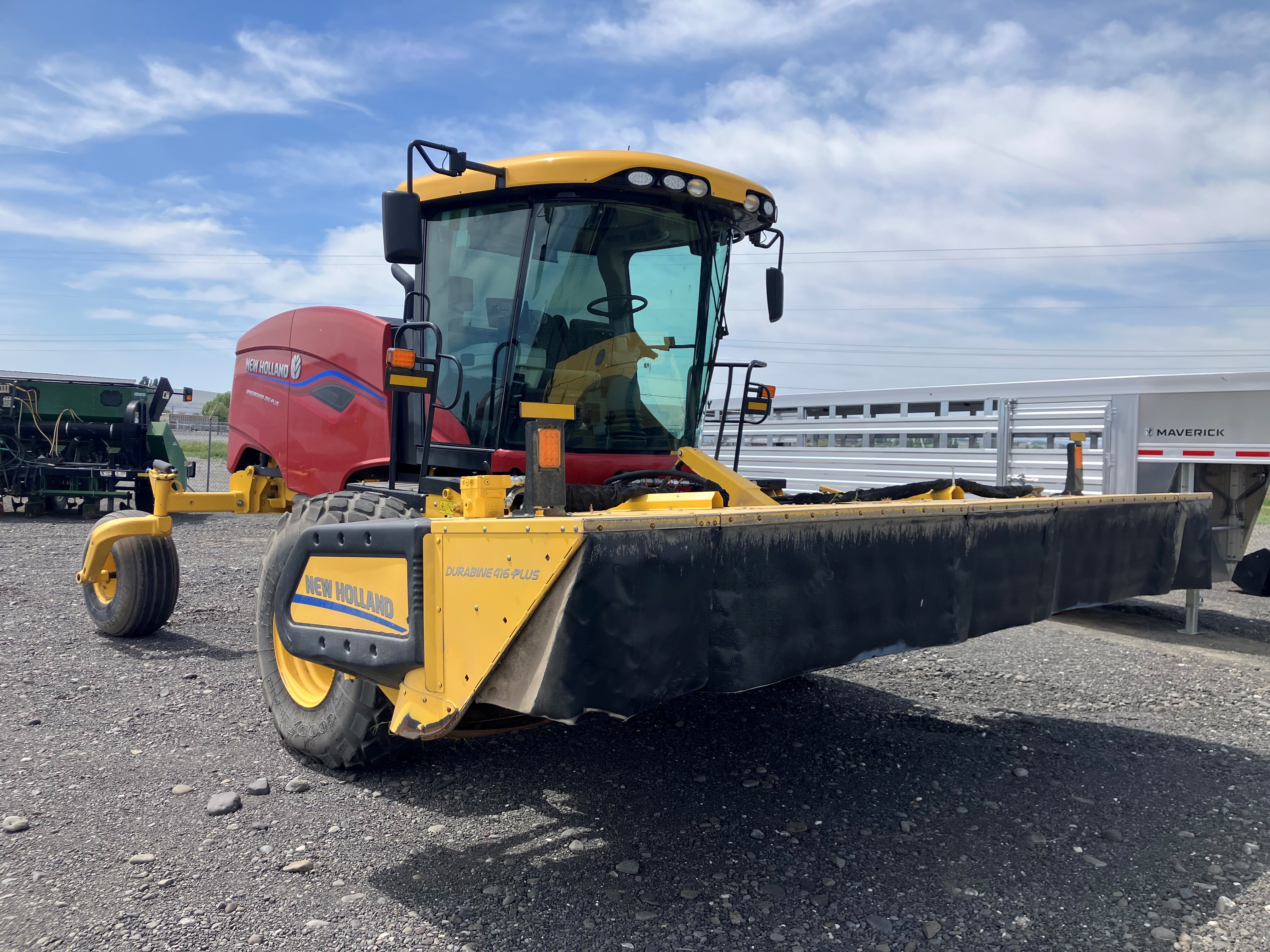 2023 New Holland SPEEDROWER 260 P Windrower