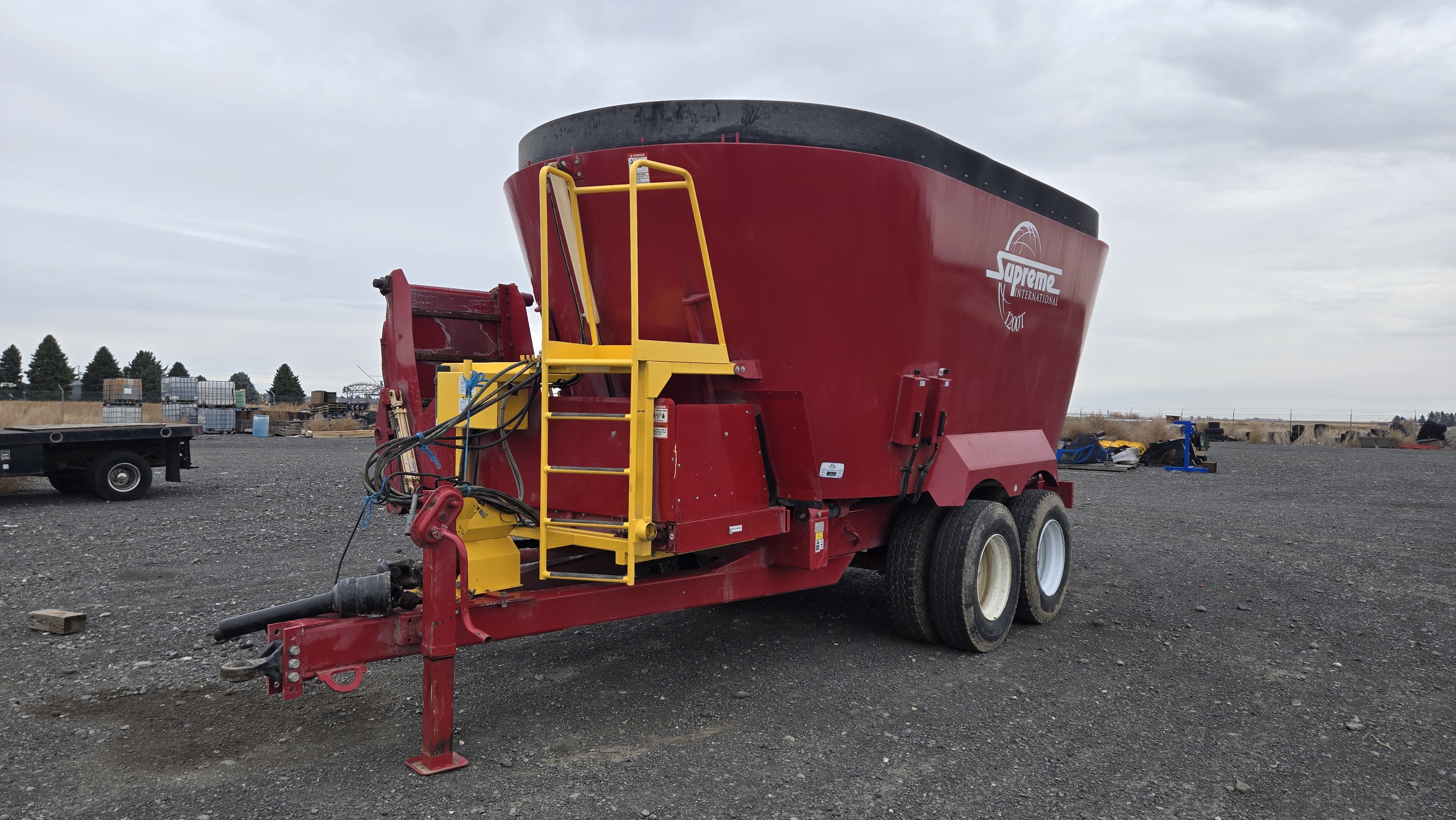 2022 Supreme 1200T TMR Mixer