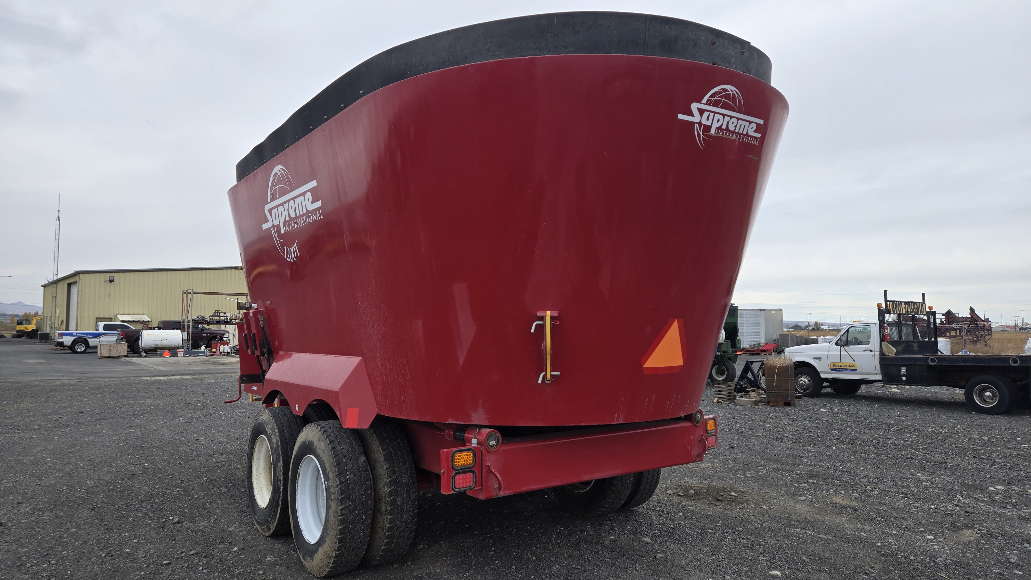 2022 Supreme 1200T TMR Mixer