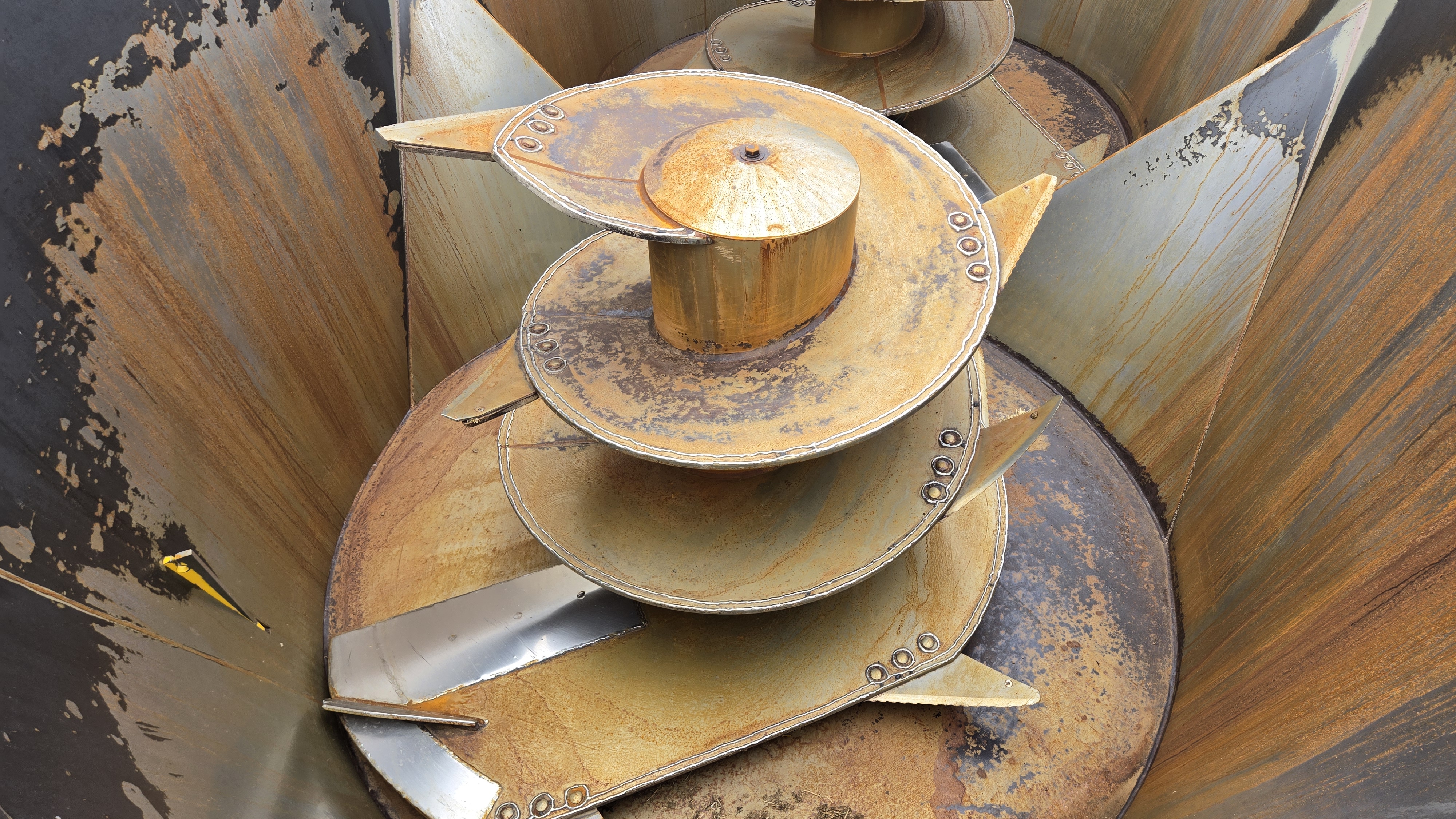 2022 Supreme 1200T TMR Mixer