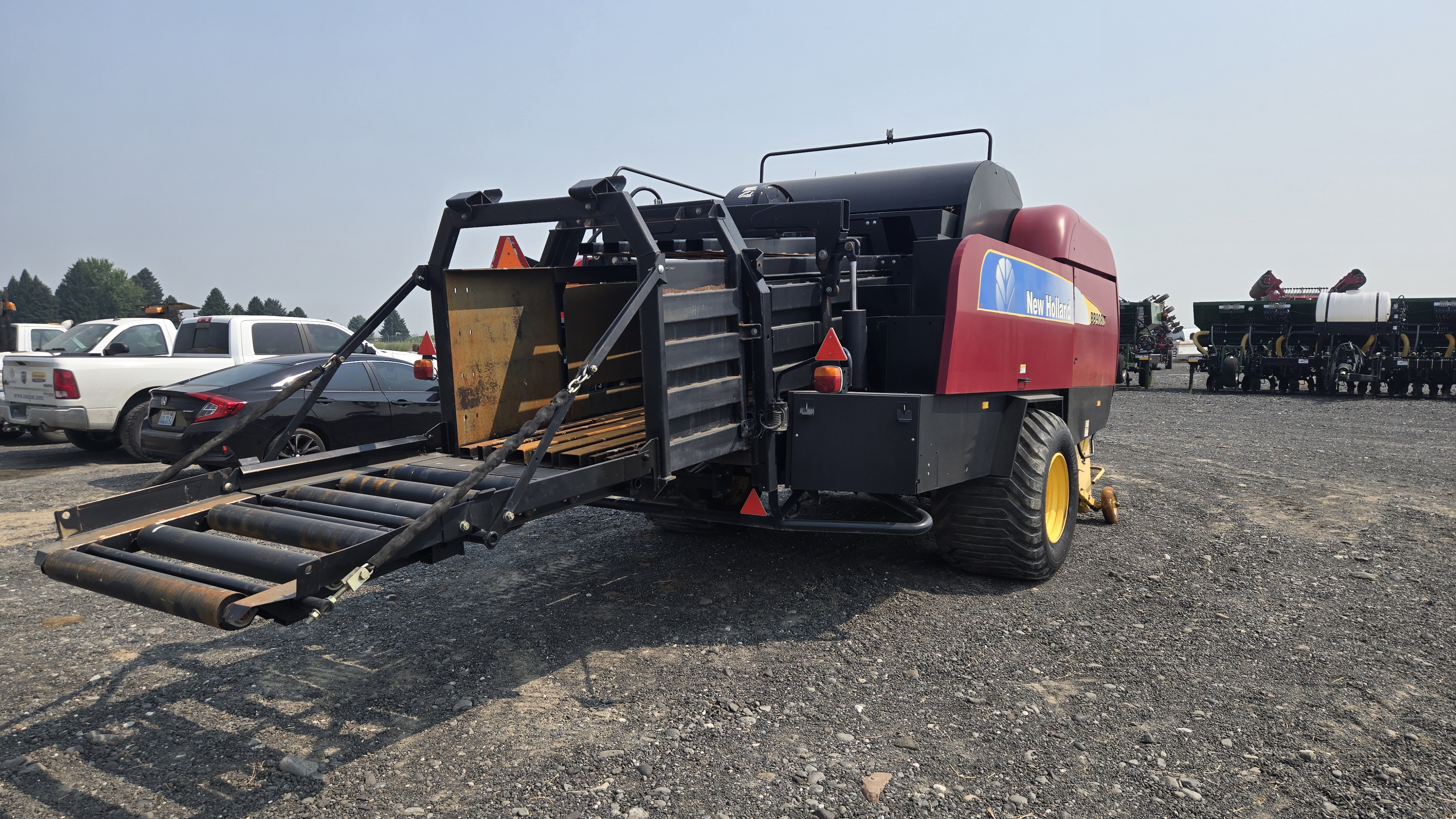 2011 New Holland BB9080 Baler/Square