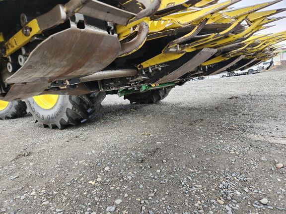 2018 John Deere 770 Header RowCrop