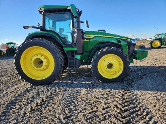 2023 John Deere 8R 370 Tractor