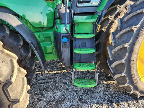 2023 John Deere 8R 370 Tractor