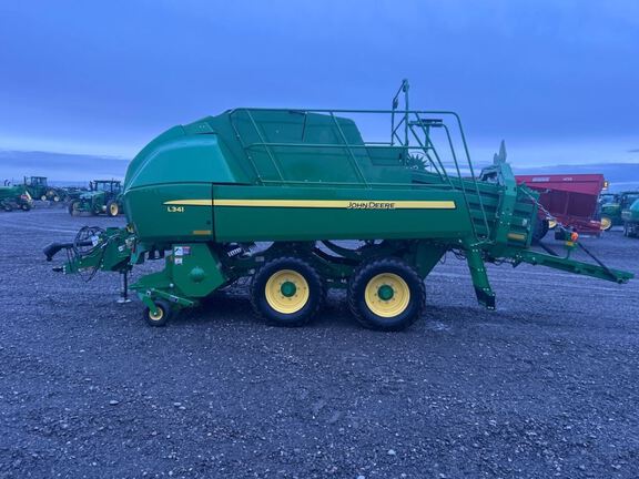 2022 John Deere L341 Baler/Round