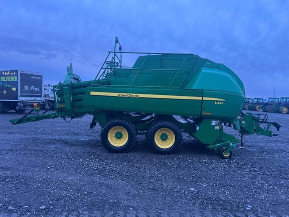 2022 John Deere L341 Baler/Round