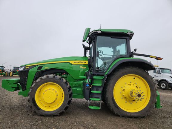 2022 John Deere 8R 340 Tractor