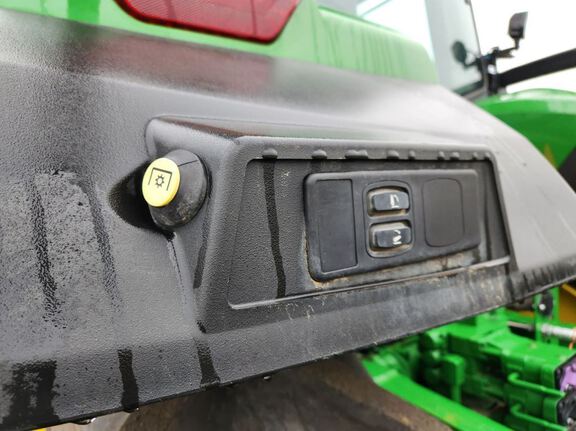 2022 John Deere 8R 340 Tractor