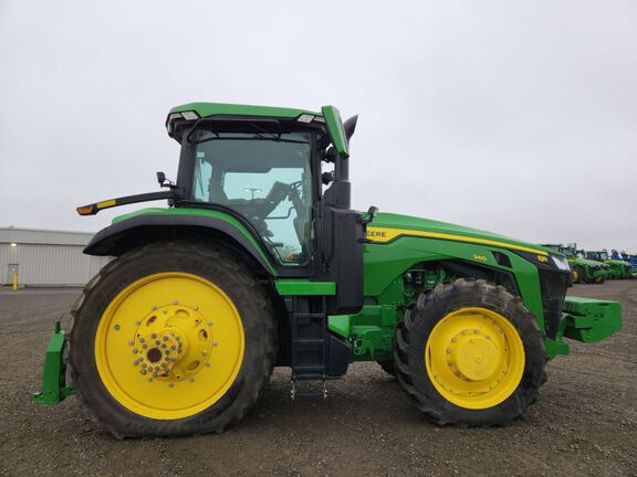 2022 John Deere 8R 340 Tractor