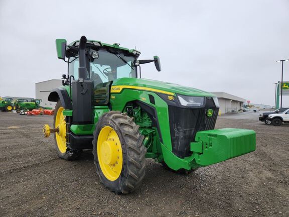 2022 John Deere 8R 340 Tractor