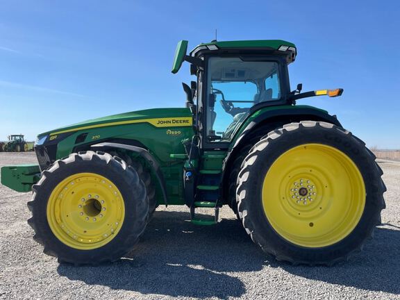 2023 John Deere 8R 370 Tractor