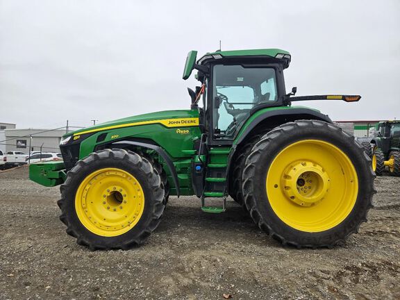 2023 John Deere 8R 370 Tractor