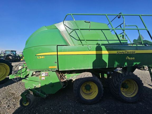 2022 John Deere L341 Baler/Big Square