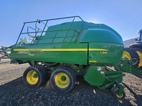 2022 John Deere L341 Baler/Big Square