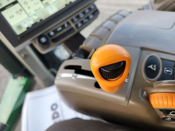 2022 John Deere 8RT 370 Tractor Rubber Track