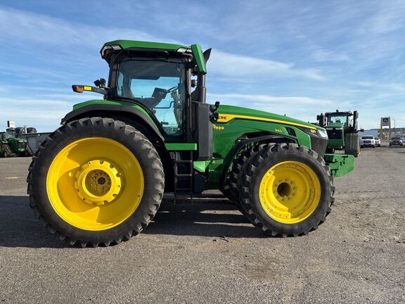 2025 John Deere 8R 340 Tractor
